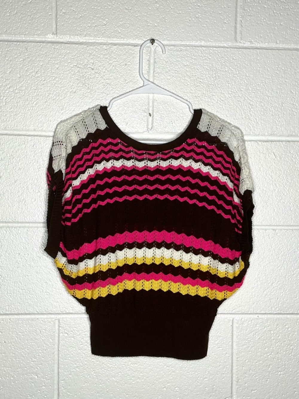 < Vintage Y2K Wet Paint Knit Chevron Pattern Short Sleeve Sweater Top > - Picture 3 of 3